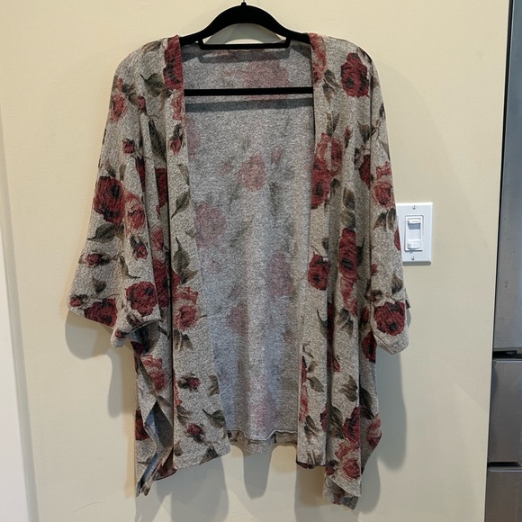 GUC Audrey 3+1 kimono size OS. - Picture 2 of 8